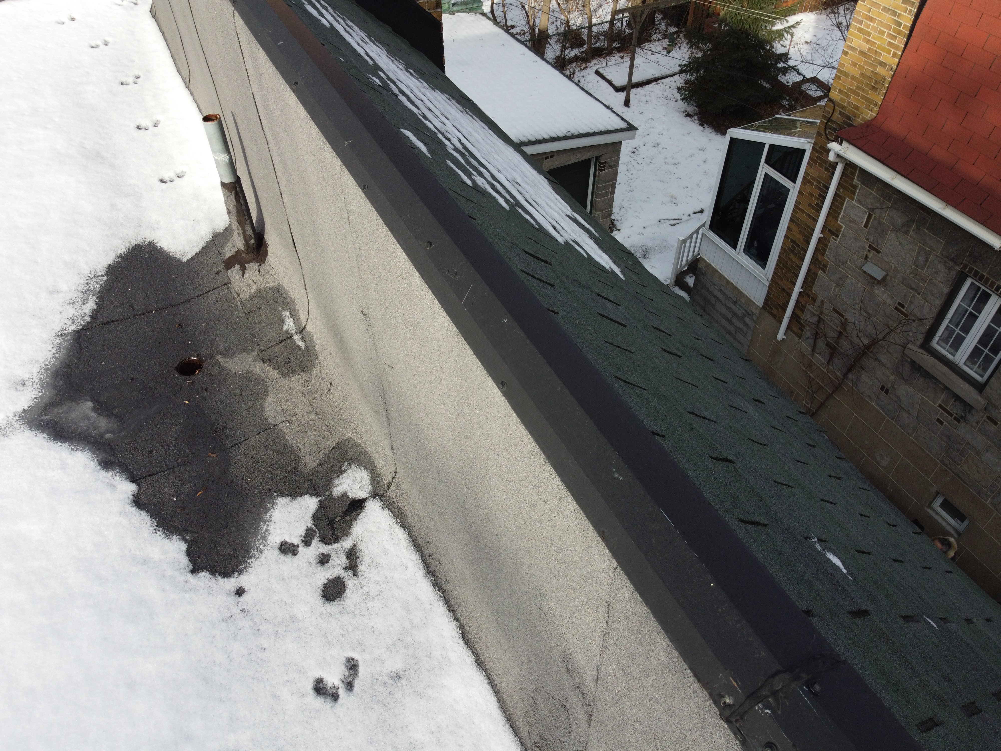 Montreal roofing